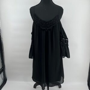 ⭐️3 for $30 I.N.San Francisco Black Cold Shoulder Crochet Trim Bell Sleeve Sz S
